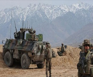   مصر اليوم - متظاهرون يغلقون طريق نقل الأمدادات لقوات الناتو شمال غرب باكستان