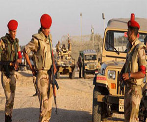   مصر اليوم - ضبط 6 أشخاص وتدمير 17 عشة و8 منازل في حملة أمنية شمال سيناء