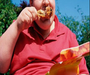   مصر اليوم - كثرة التفكير فى الطعام يسبب السمنة