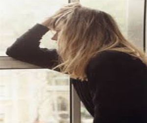   مصر اليوم - الشابات البريطانيات يعانين من الوحدة والتعاسة