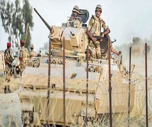   مصر اليوم - الجيش يدمِّر مضخَّة لتهريب الوقود على الحدود مع غزَّة