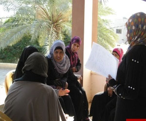   مصر اليوم - ندوات لتشجيع المراة البدوية على الحرف اليدوية في مرسى علم