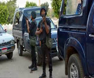   مصر اليوم - إصابة مجند جراء إلقاء قنبلة يدوية محلية الصنع على كمين بالمطرية