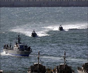   مصر اليوم - قائد العمليات البحرية الأميركية يتفقد القواعد البحرية الإسرائيلية