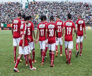   مصر اليوم - كأس العالم للأندية تصل القاهرة وهادي خشبة يستقبل وفدالفيفا في المطار