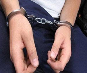   مصر اليوم - ضبط عاطل قام باختطاف طفلين وعثر بحوزته على ملابس عسكرية بالغربية