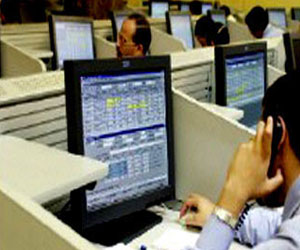   مصر اليوم - اتفاق جنيف يقفز بالريال الإيراني 3% مقابل الدولار