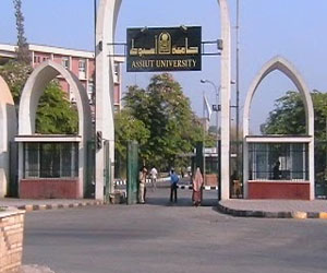   مصر اليوم - قوات الأمن تفض تظاهرات لطلاب جامعتي أسيوط والأزهر