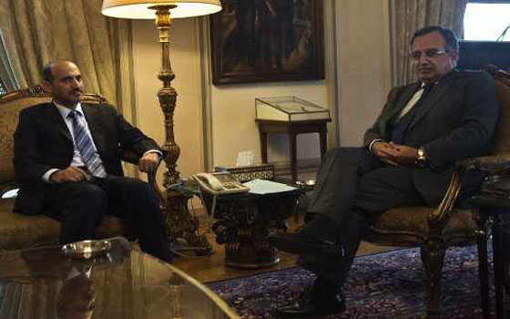   مصر اليوم - رئيس الائتلاف السّوري المعارض يلتقي فهمي والعربي بعد تحديد انعقاد جنيف 2