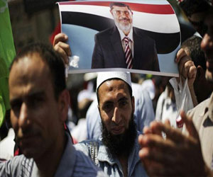   مصر اليوم - بدء التَّحقيق مع 10 من أنصار مرسي بتهمة إثارة الشَّغب