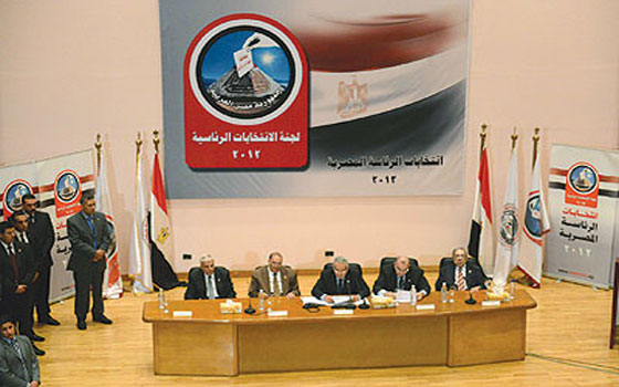   مصر اليوم - العليا للانتخابات تحدّد يومين للاستفتاء على الدستور في 13 ألف و100 لجنة