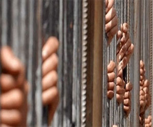   مصر اليوم - ضبط تشكيل عصابي تخصص فى سرقة السيارات على طريق مصر - أسوان