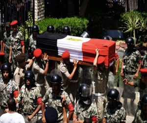   مصر اليوم - تشييع جثمان شهيد الشرطة في الشرقية في جنازة عسكرية