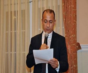   مصر اليوم - سفير مصر في كندا يكرَّم طالبًا مصريًّا لابتكاره حلولاً للقضاء على الفقر