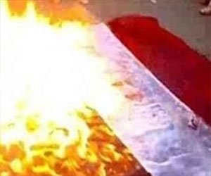   مصر اليوم - النِّيابة تطالب الدَّاخليَّة بتحديد هويَّة متهمي حرق علم مصر