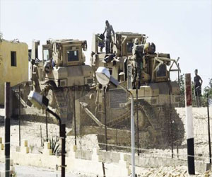 مصر اليوم - مقتل 3 عناصر تكفيرية وتدمير منزل و 4 عشش في حملة أمنية