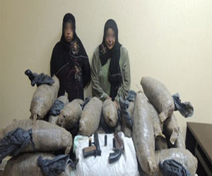   مصر اليوم - سقوط سيدتين بحوزتهما 50 كيلو بانجو و2 سلاح ناري بمدينة السلام