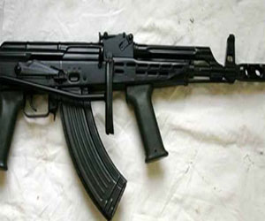 مصر اليوم - ضبط عامل وبحوزته سلاح آلي بدار السلام