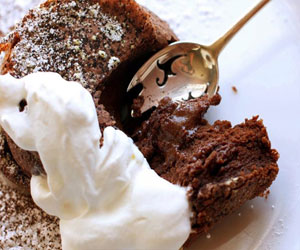   مصر اليوم - طريقة تحضير كيكة الشوكولاتة الباردة