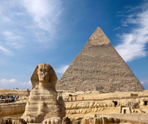   مصر اليوم - الآثار:الألمان سرقوا عينات من 3 أماكن مهمة في الهرم