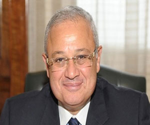   مصر اليوم - زعزوع ينسِّق مع السفير الهندي حملة مليون سائح لزيارة مصر