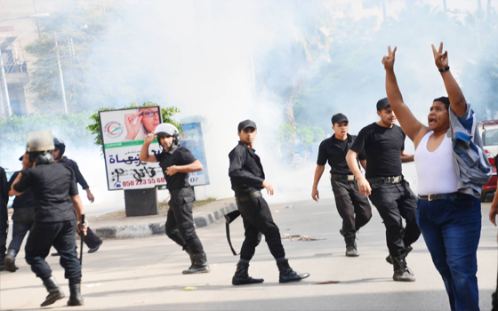   مصر اليوم - قوات الأمن تفرِّق تظاهرة لـالإخوان احتجاجًا على حبس فتيات الإسكندرية