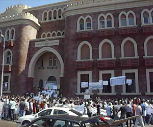   مصر اليوم - اشتباكات بين طلاب الإخوان والأمن في محيط جامعة الإسكندرية