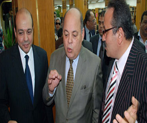   مصر اليوم - عرب يفتتح مكتبة القاهرة الكبرى في ثوب جديد