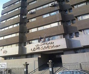   مصر اليوم - وصول جثمان طالب هندسة القاهرة  إلى مشرحة زينهم