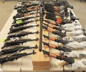   مصر اليوم - ضبط ٤٦٠ قطعة سلاح ناري والقبض على٢٤٠٠هارب من تنفيذ أحكام في حملة أمنية في الجيزة