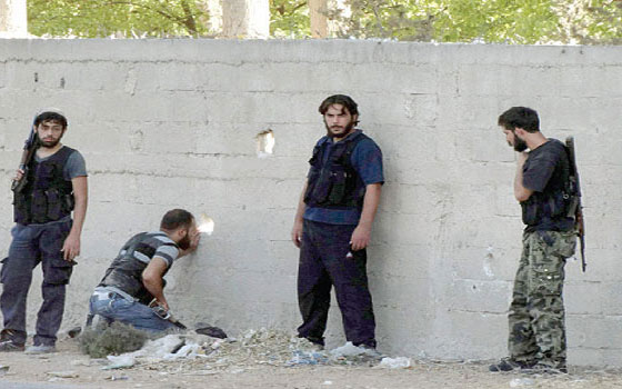   مصر اليوم - اشتباكات في الغوطة الشرقيّة تسفر عن مقتل 11 معارضًا و3 من حزب الله