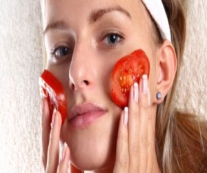 مصر اليوم - ماسك الطماطم والفراولة