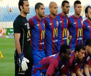 مصر اليوم - الأزمة المالية في بتروجت تهدد برحيل مختار مختار واللاعبين