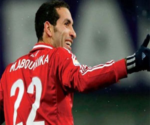 مصر اليوم - أبوتريكة أفضل لاعب عربي 2013 في استفتاء مجلة لبنانية