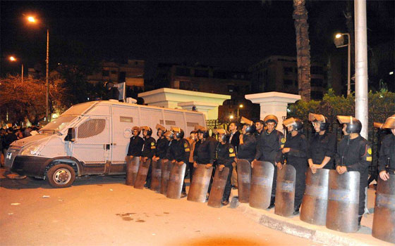   مصر اليوم - الأمن يضبط 6 من الإخوان في اشتباكات شارع الهرم وإصابة 5 من أنصارهم