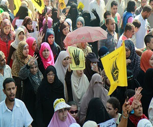   مصر اليوم - مسيرة لأنصار مُرسي في سوهاج والقبض على 2 من منظميها