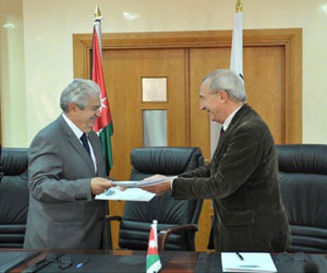   مصر اليوم - وفد من جامعة بيسكارا الإيطالية يزور الأردن