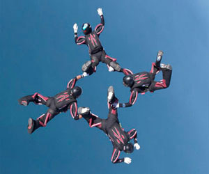   مصر اليوم - العنابي يشارك باثنين وعشرين لاعبًا في بطولة دبي الدولية للقفز بالمظلات