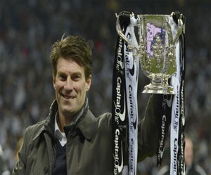 مصر اليوم - لاودروب مدرب سوانزي يطالب لاعبيه بعدم الخوف أمام سيتي