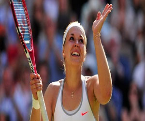   مصر اليوم - سابين ليسيسكي تبيع مضربها لصالح عمل الخير