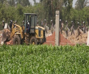   مصر اليوم - إزالة 30 حالة تعد على الأراضي الزراعية في الغربية