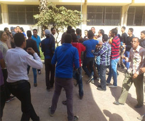   مصر اليوم - اشتباكات بين طلاب الإخوان والمعارضة في جامعة الإسكندرية