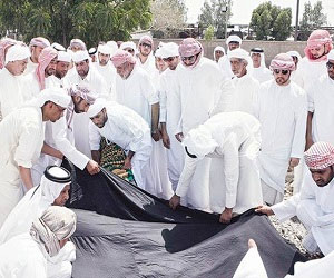   مصر اليوم - يَمَنِي يعود إلى الحياة قبل دفنه في المقابر