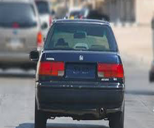   مصر اليوم - سيّارة ضابط شرطة تثير الرّعب في أسيوط