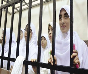   مصر اليوم - مسيرة لـ إخوان أسيوط احتجاجًا على حبس فتيات الإسكندريَّة