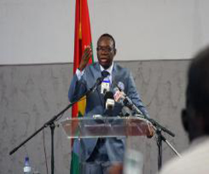 مصر اليوم - محتال يفتح صفحة على فيسبوك بإسم رئيس الوزراء في بوركينا فاسو