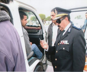 مصر اليوم - مرور مطروح يضبط 593 مخالفة مرورية متنوعة