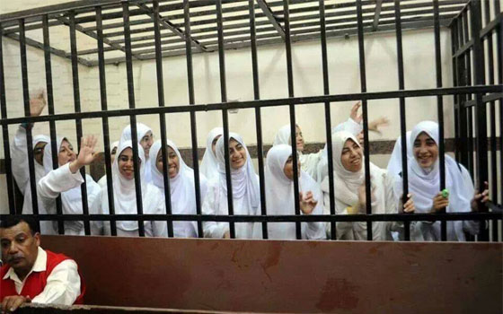   مصر اليوم - الجمعية المصريّة لمساعدة الأحداث تستنكر الحكم الصادر في حق القاصرات