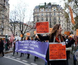   مصر اليوم - نقاش فرنسي ساخن حول مشروع قانون يغرم زبائن العاهرات