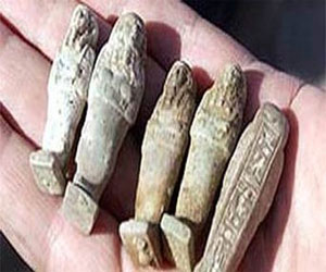   مصر اليوم - تجديد حبس عامل ضبط داخل منزله قطع أثرية في الجيزة